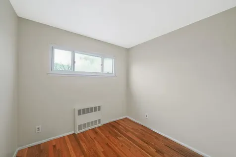 2 Robin Lane Farmingdale NY 11735