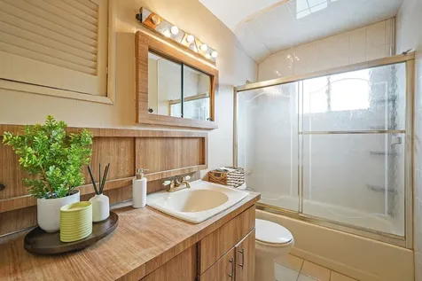 2 Robin Lane Farmingdale NY 11735