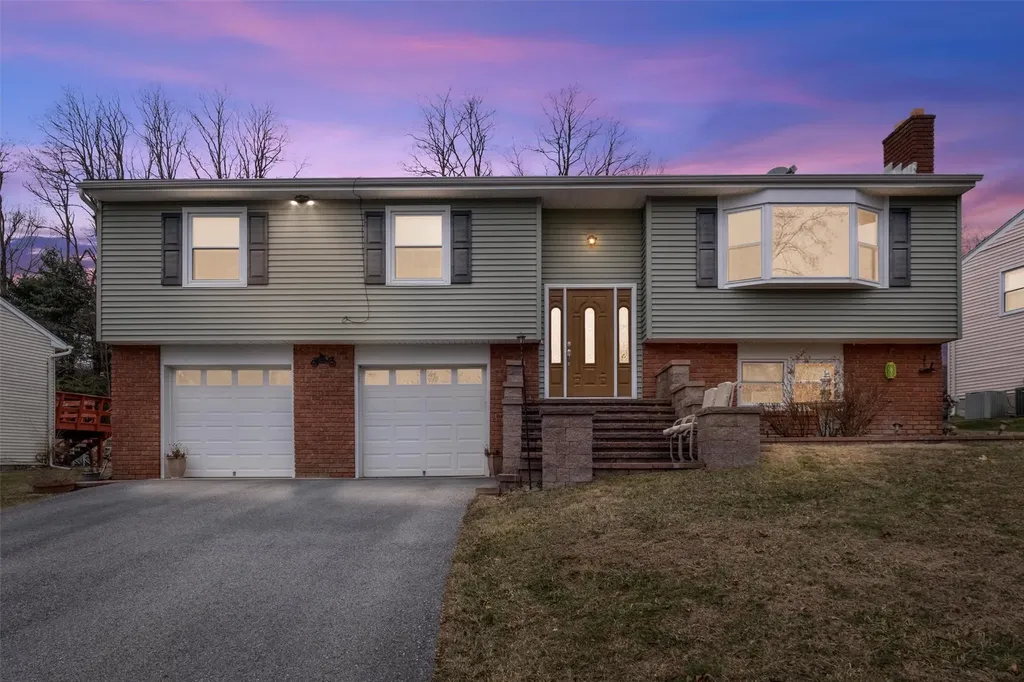 56 Carriage Hill Lane Poughkeepsie NY 12603
