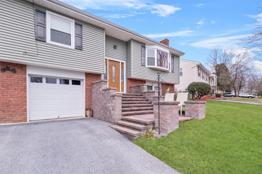 56 Carriage Hill Lane Poughkeepsie NY 12603