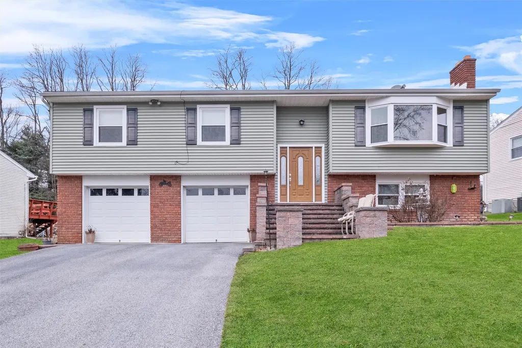 56 Carriage Hill Lane Poughkeepsie NY 12603