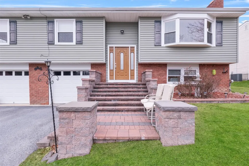 56 Carriage Hill Lane Poughkeepsie NY 12603