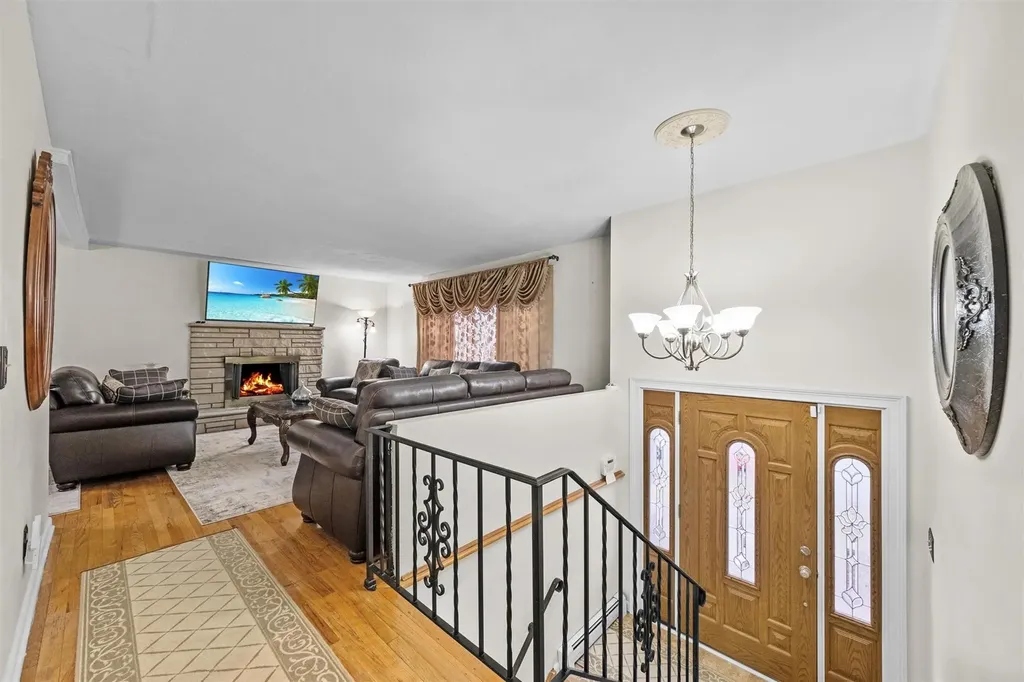 56 Carriage Hill Lane Poughkeepsie NY 12603