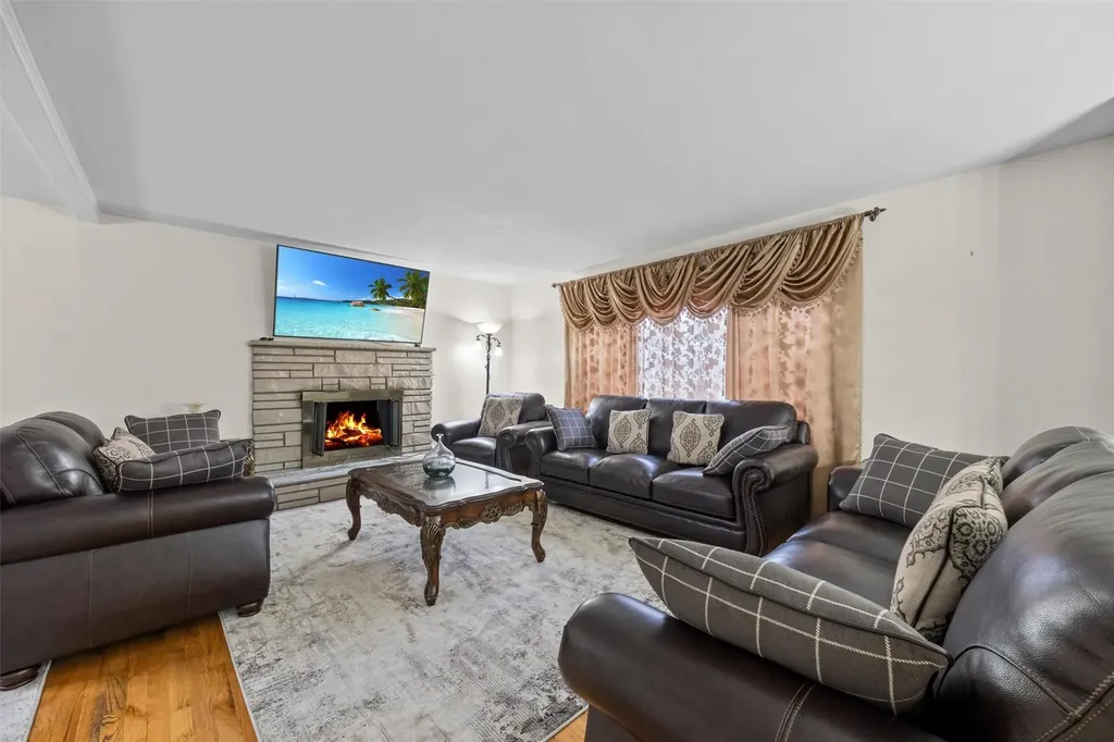56 Carriage Hill Lane Poughkeepsie NY 12603