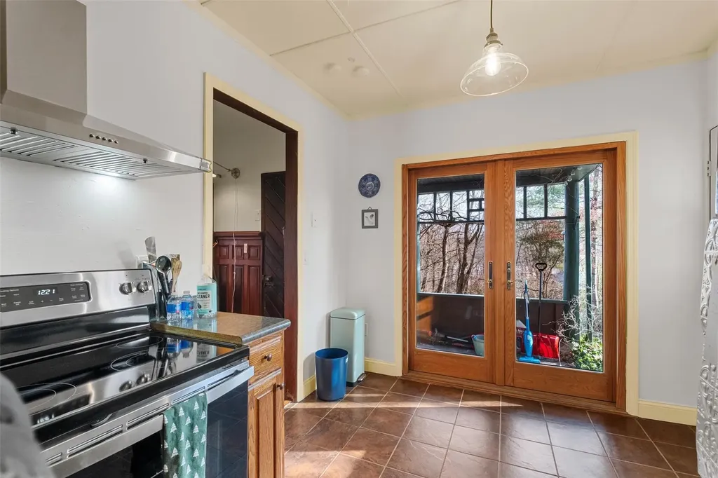 10 W Curry Road Mahopac NY 10541