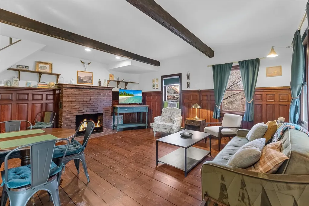 10 W Curry Road Mahopac NY 10541