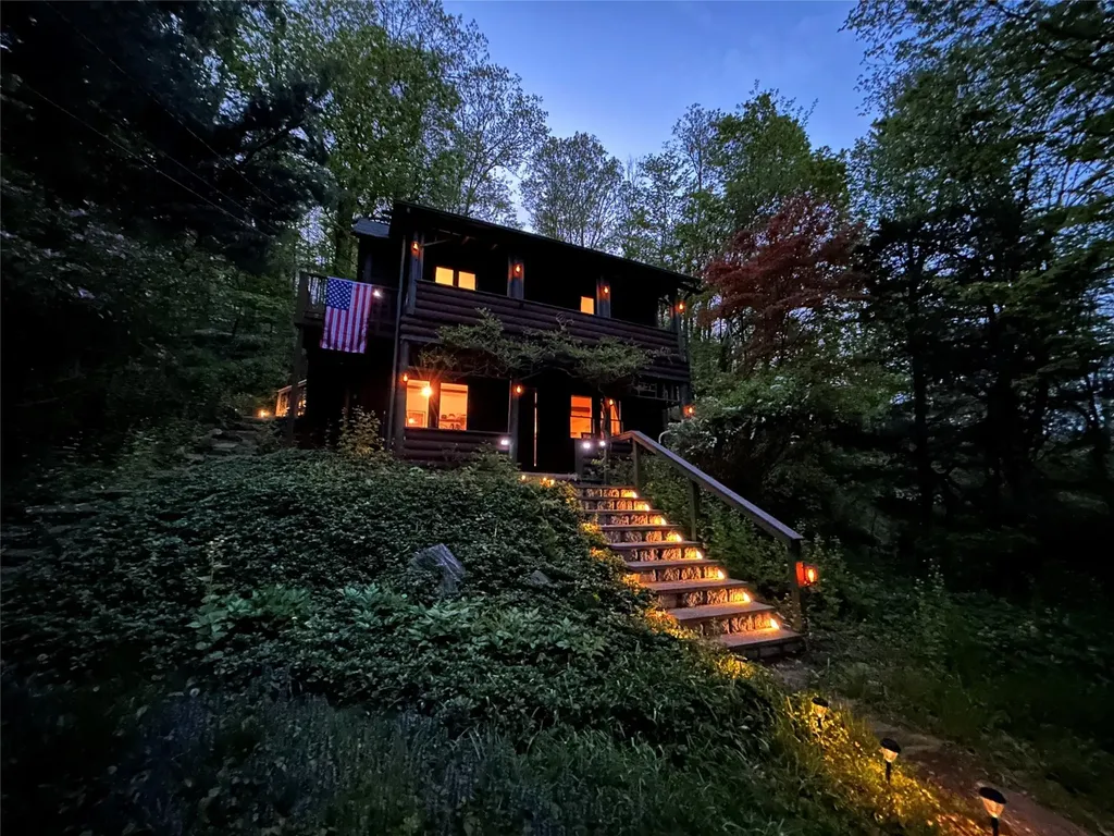 10 W Curry Road Mahopac NY 10541