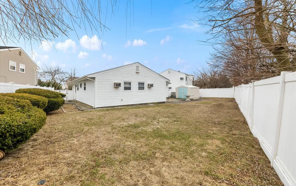 3680 Illona Lane Oceanside NY 11572