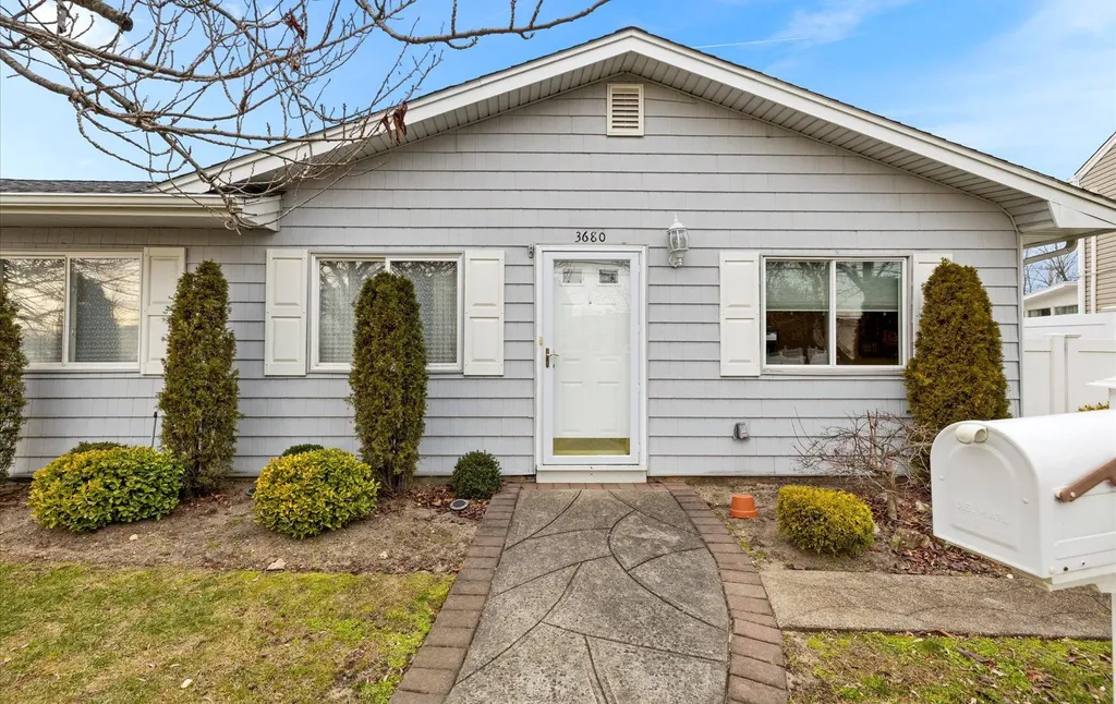 3680 Illona Lane Oceanside NY 11572