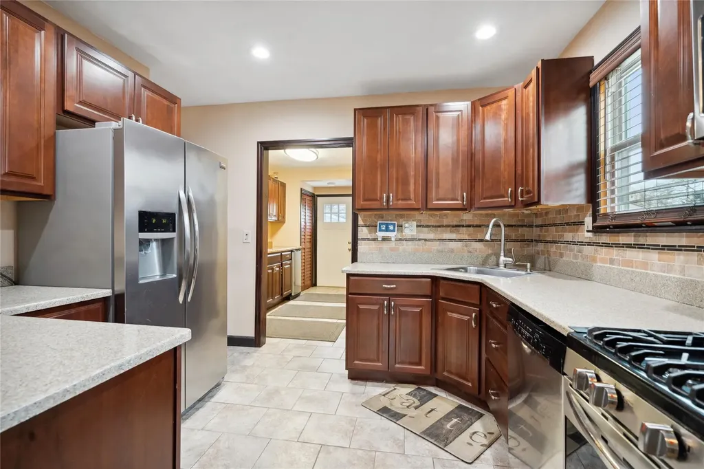44 Richard Avenue Islip Terrace NY 11752