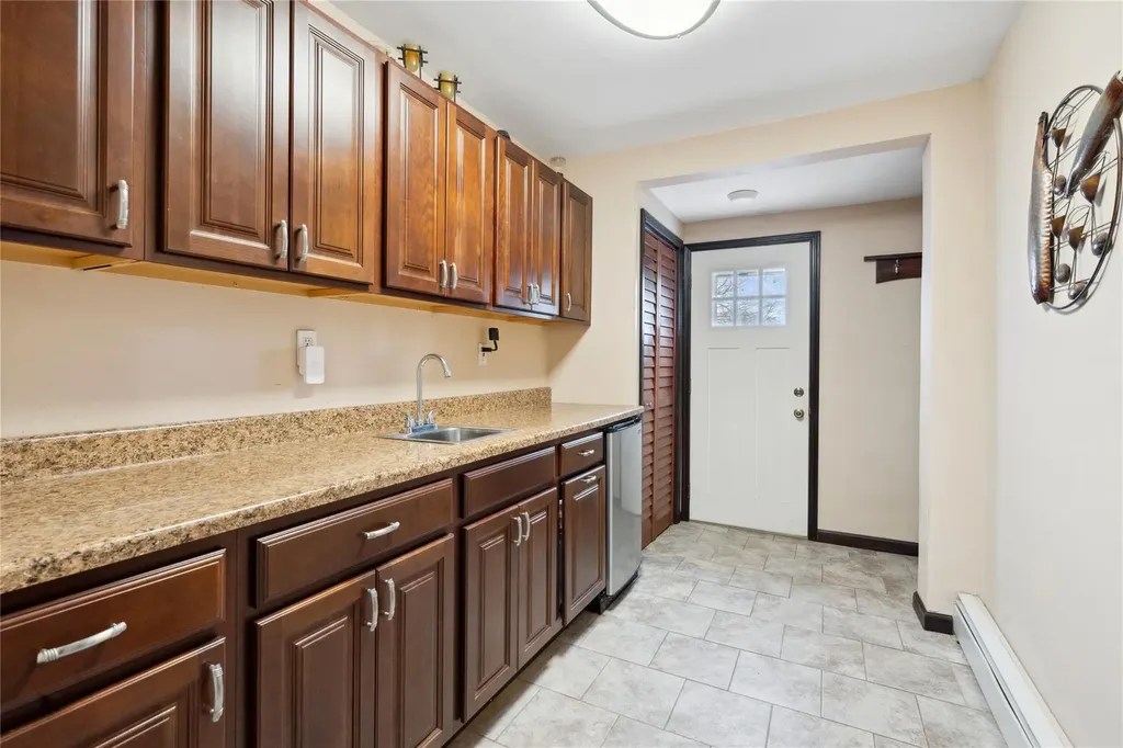44 Richard Avenue Islip Terrace NY 11752