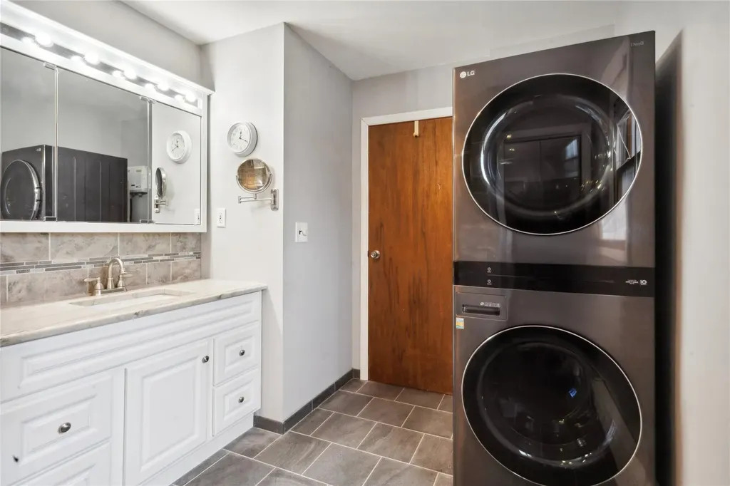 44 Richard Avenue Islip Terrace NY 11752