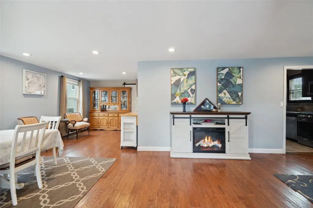 44 Richard Avenue Islip Terrace NY 11752