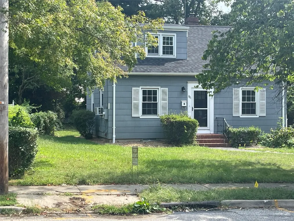 281 Maple Avenue Smithtown NY 11787
