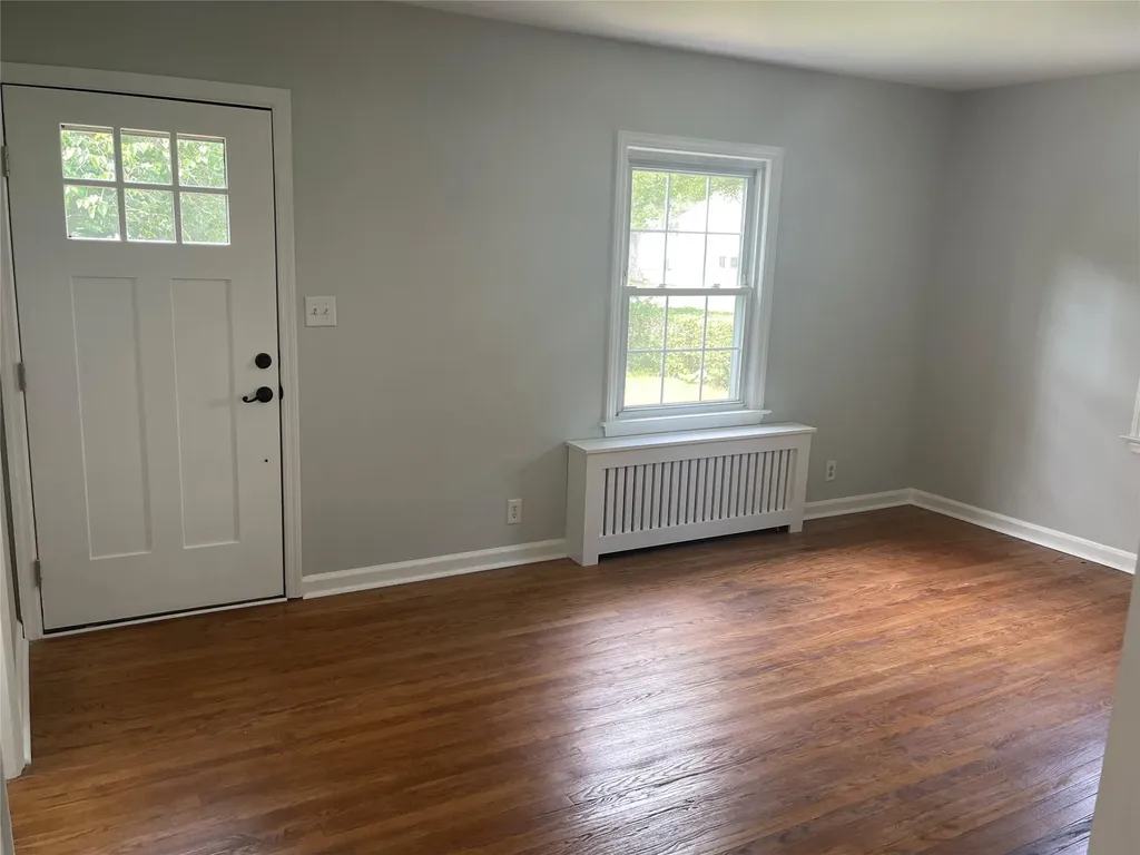 281 Maple Avenue Smithtown NY 11787
