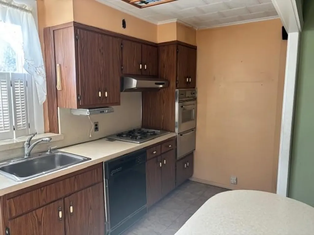 20316 33rd Avenue Bayside NY 11361