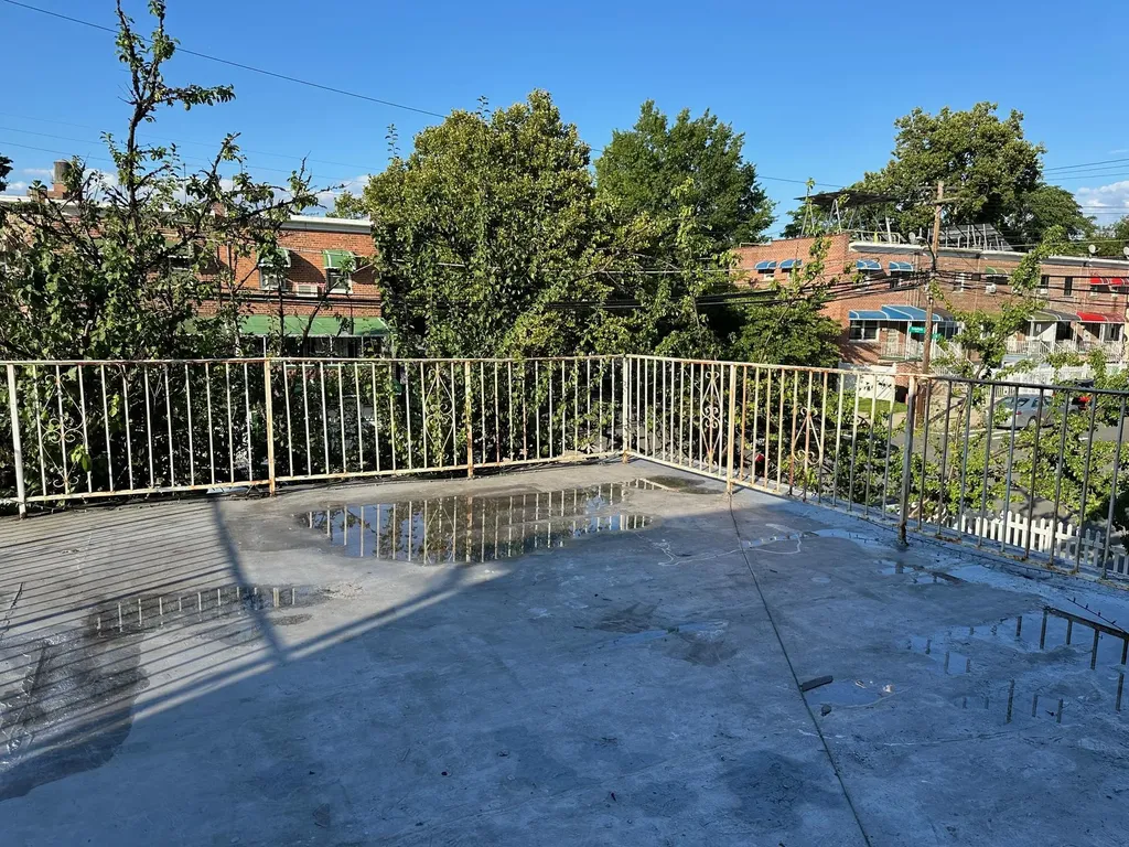 1817 Schieffelin Avenue Bronx NY 10466
