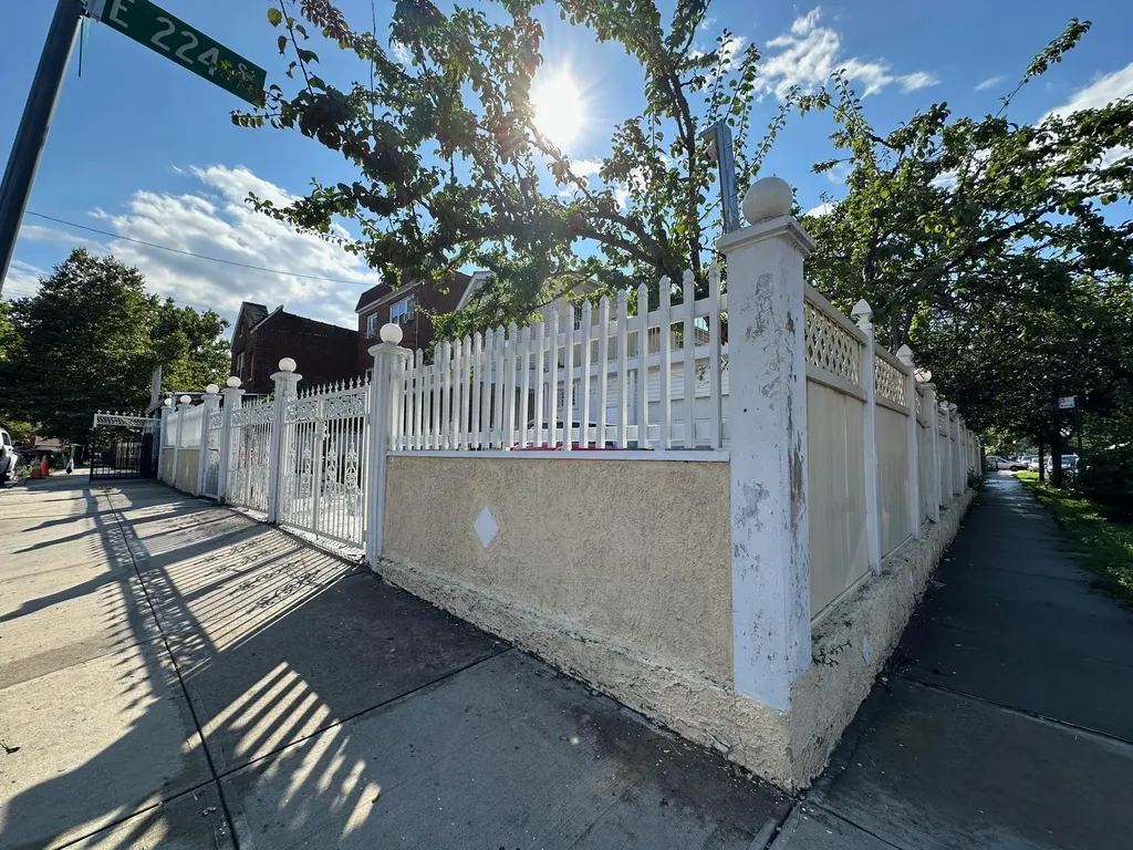 1817 Schieffelin Avenue Bronx NY 10466