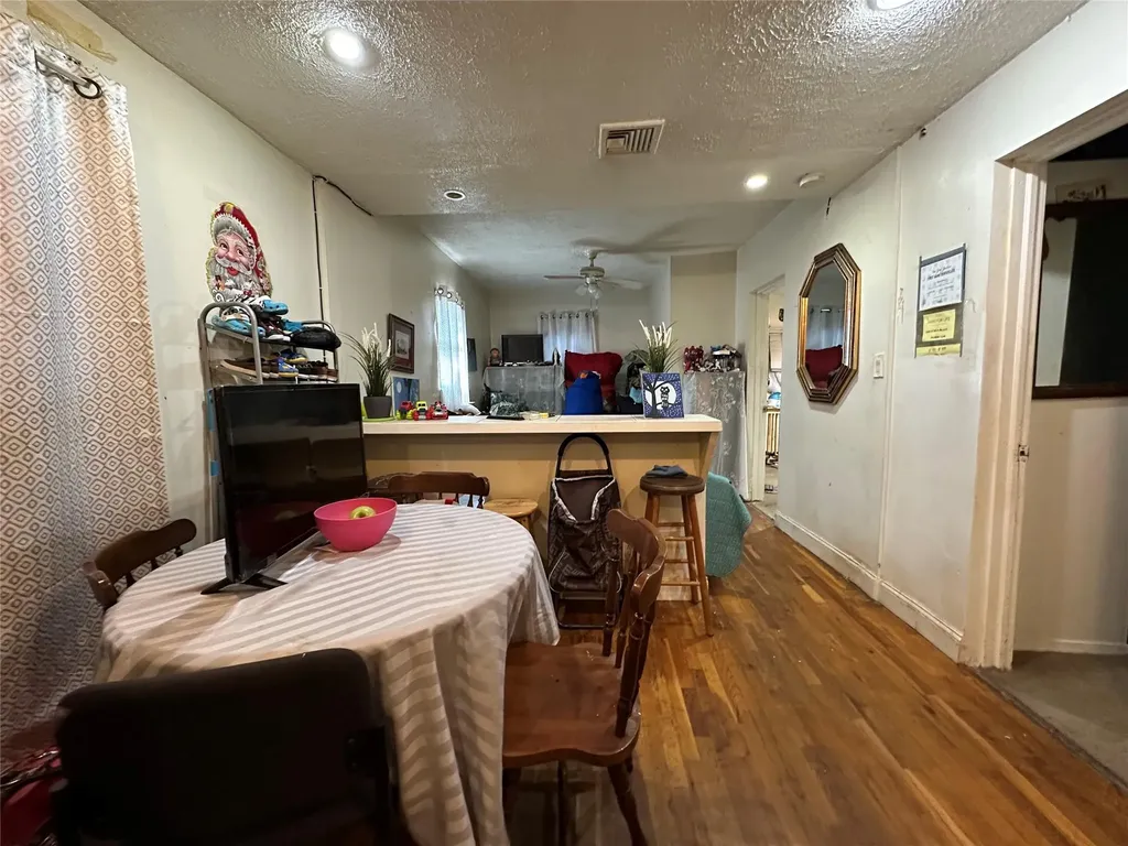 1817 Schieffelin Avenue Bronx NY 10466