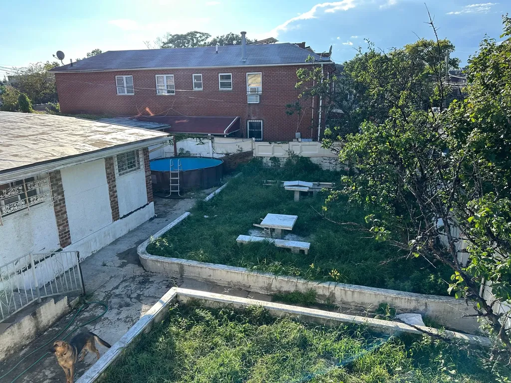 1817 Schieffelin Avenue Bronx NY 10466