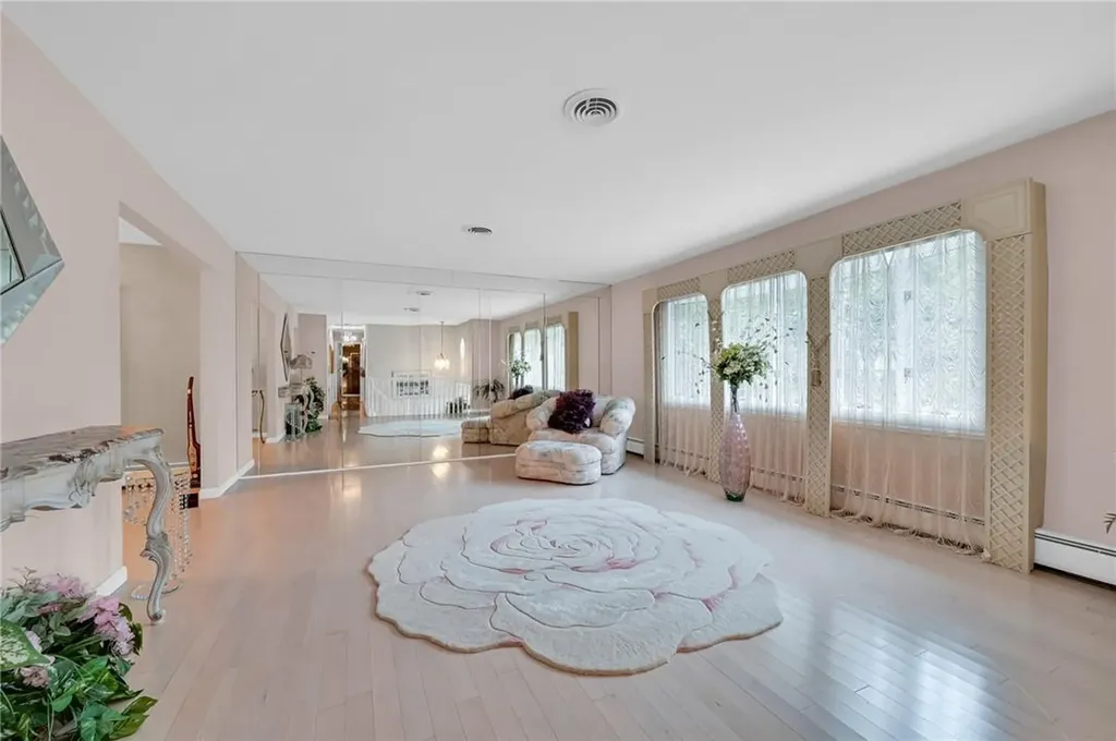 24 Lancaster Drive Suffern NY 10901