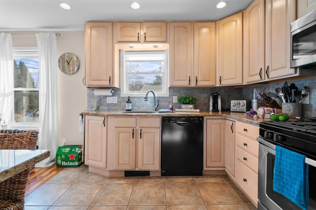 77 Suffern Lane Thiells NY 10984