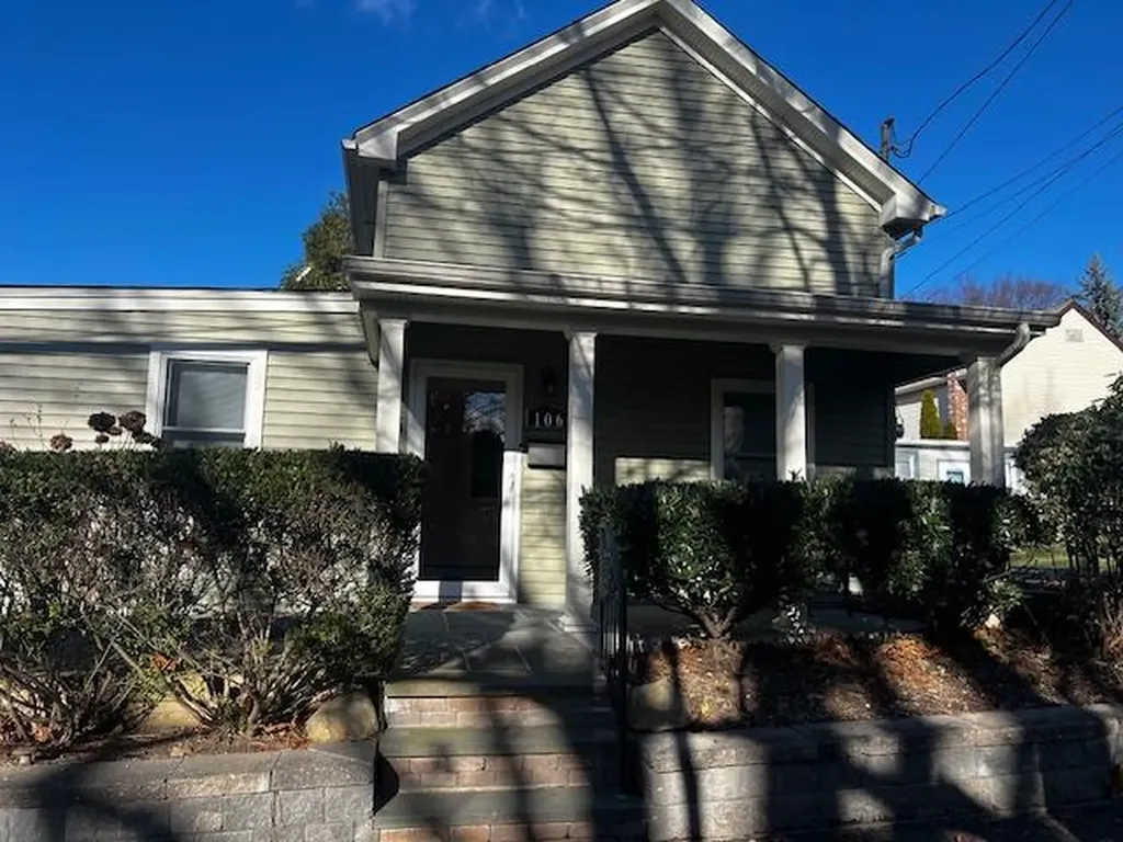 106 14th Avenue Sea Cliff NY 11579