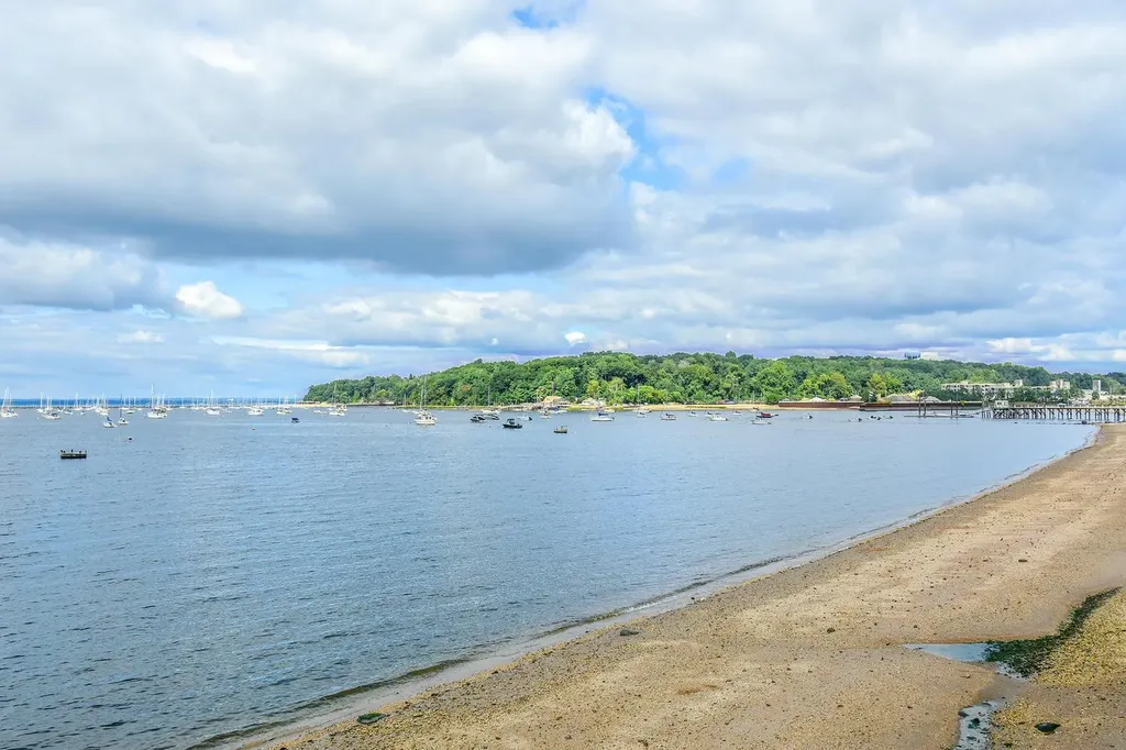 106 14th Avenue Sea Cliff NY 11579