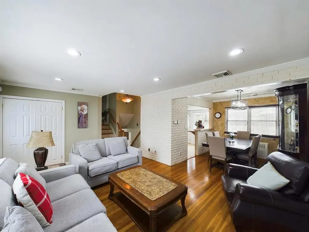 6 Evers Street Hicksville NY 11801
