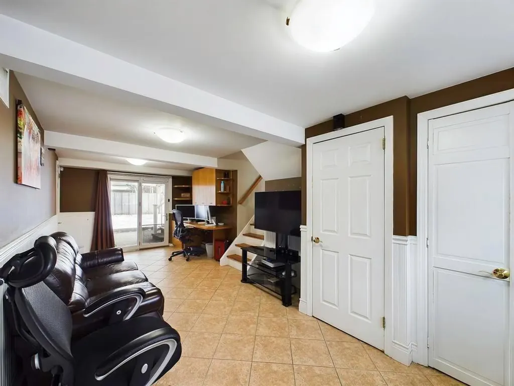 6 Evers Street Hicksville NY 11801
