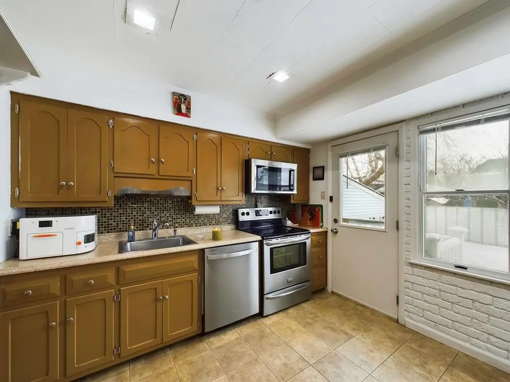 6 Evers Street Hicksville NY 11801