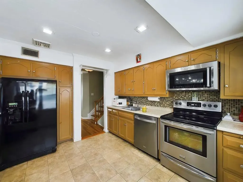 6 Evers Street Hicksville NY 11801