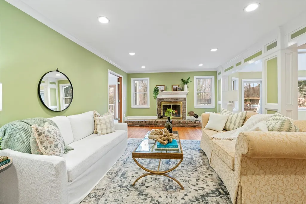 7 Rough Riders Court Cold Spring Harbor NY 11724