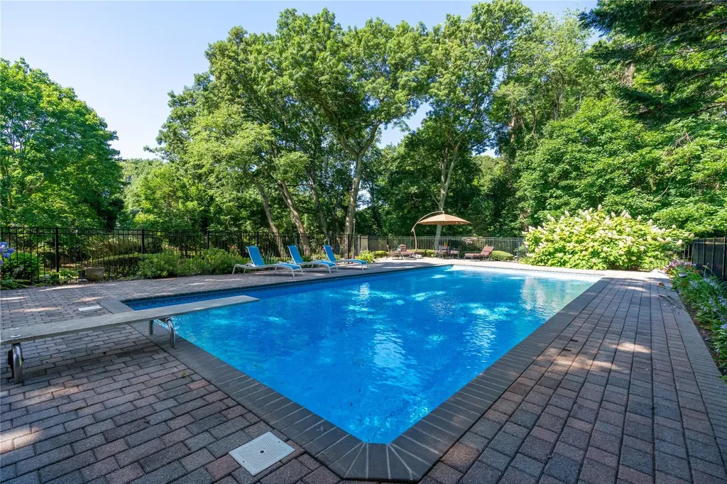 7 Rough Riders Court Cold Spring Harbor NY 11724