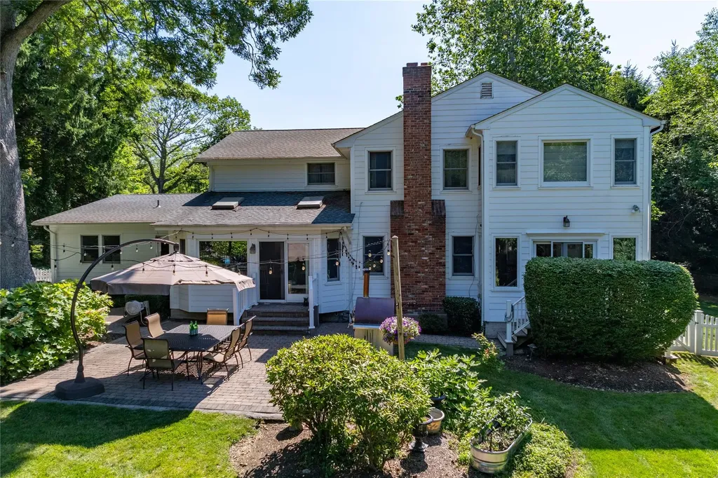 7 Rough Riders Court Cold Spring Harbor NY 11724