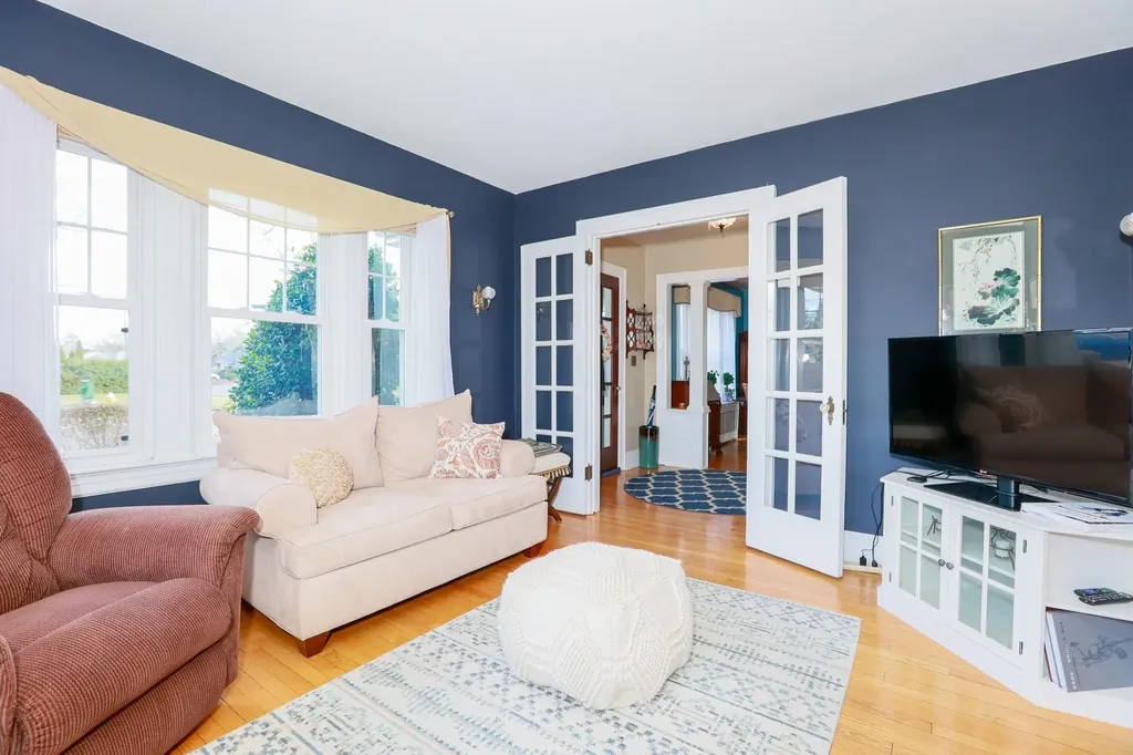 174 S Bay Avenue Islip NY 11751