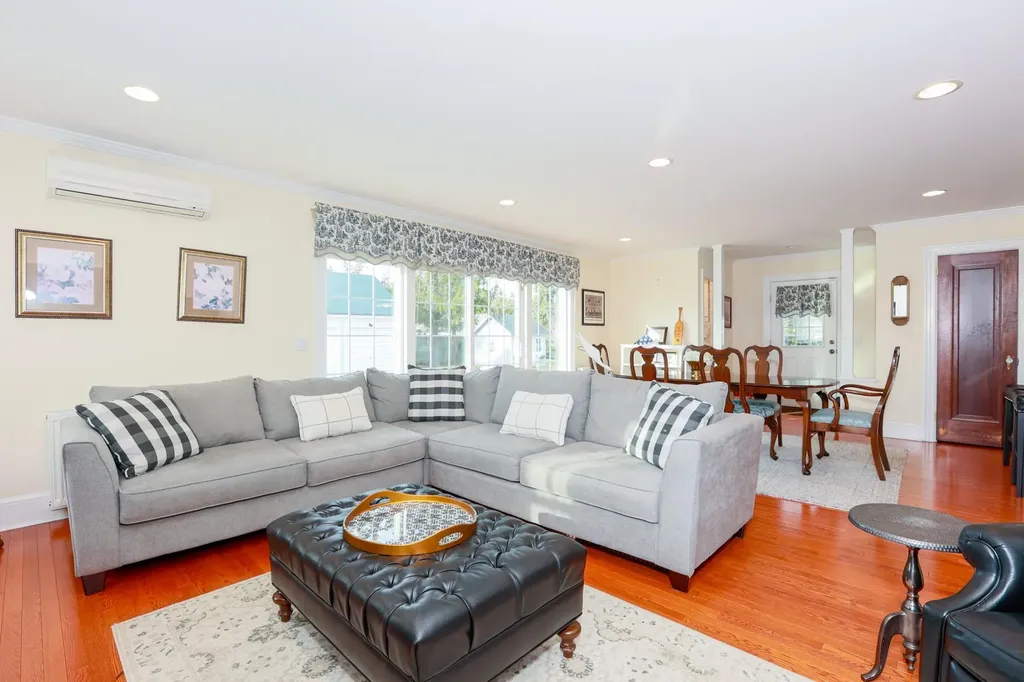 174 S Bay Avenue Islip NY 11751