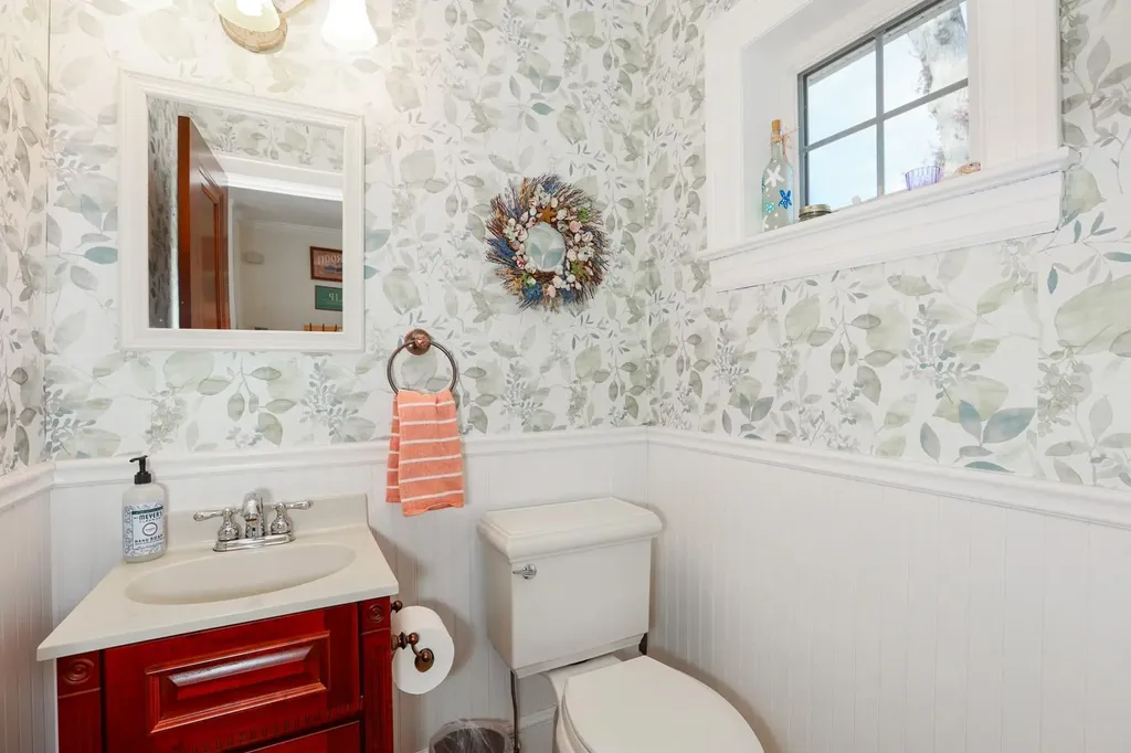 174 S Bay Avenue Islip NY 11751