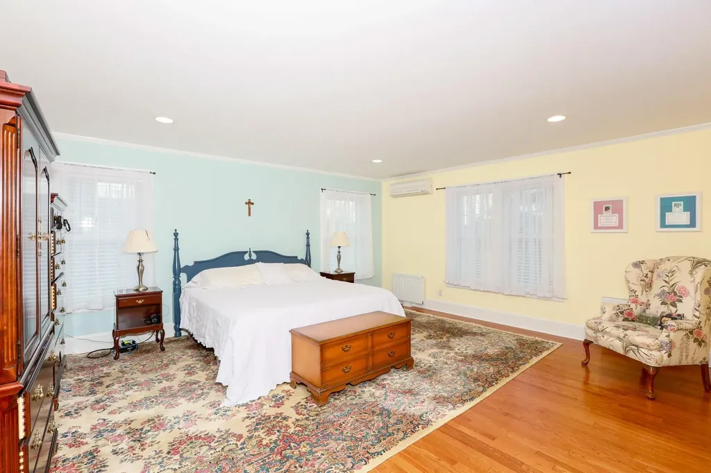174 S Bay Avenue Islip NY 11751