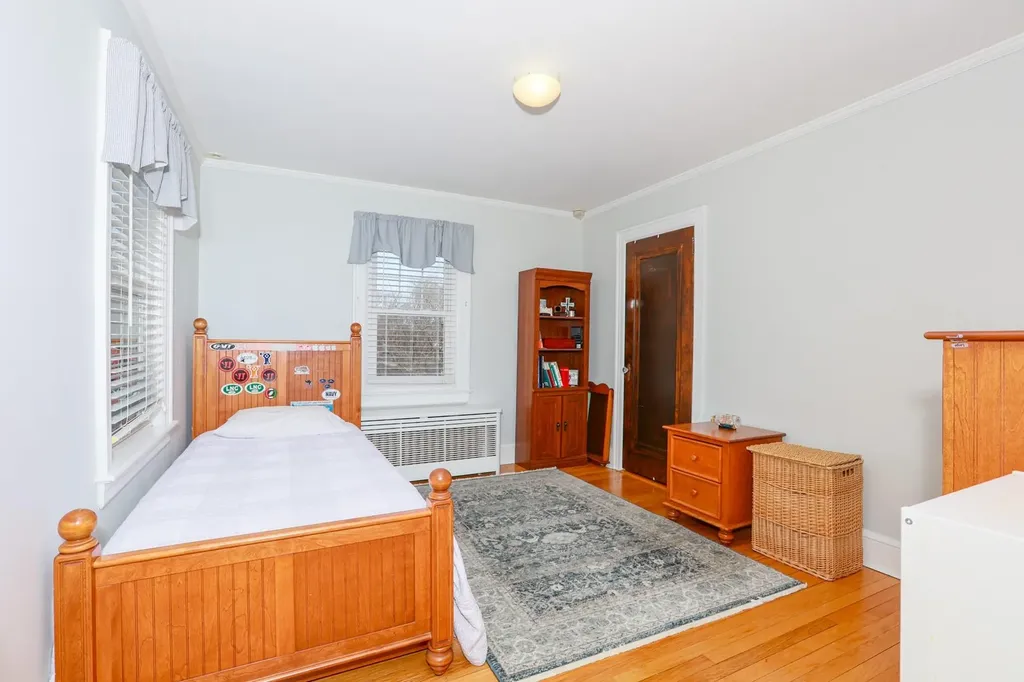 174 S Bay Avenue Islip NY 11751