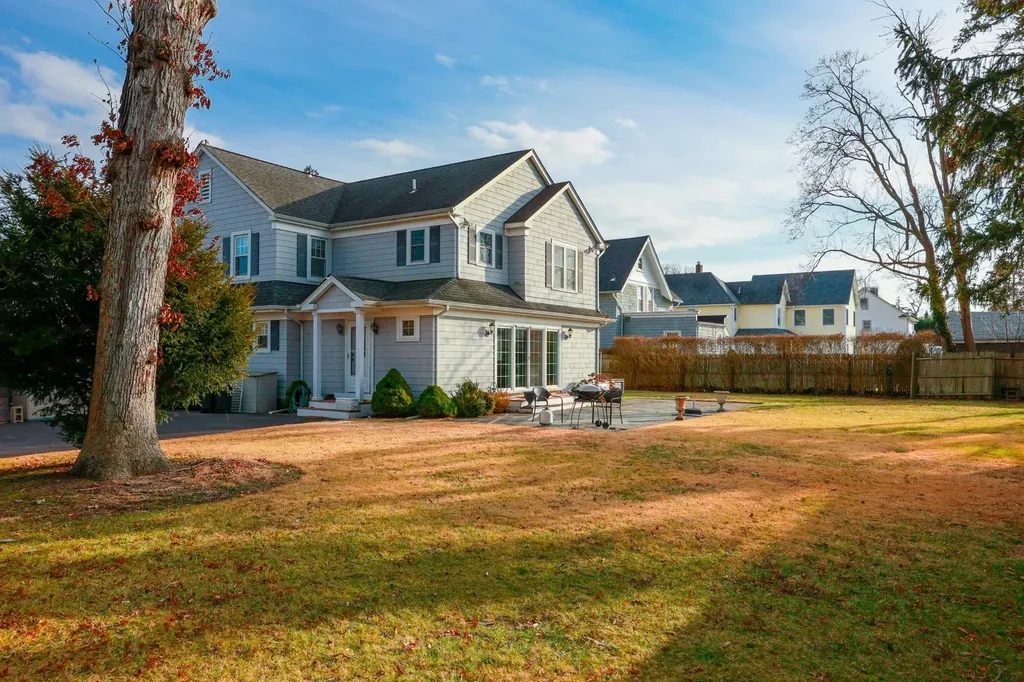 174 S Bay Avenue Islip NY 11751