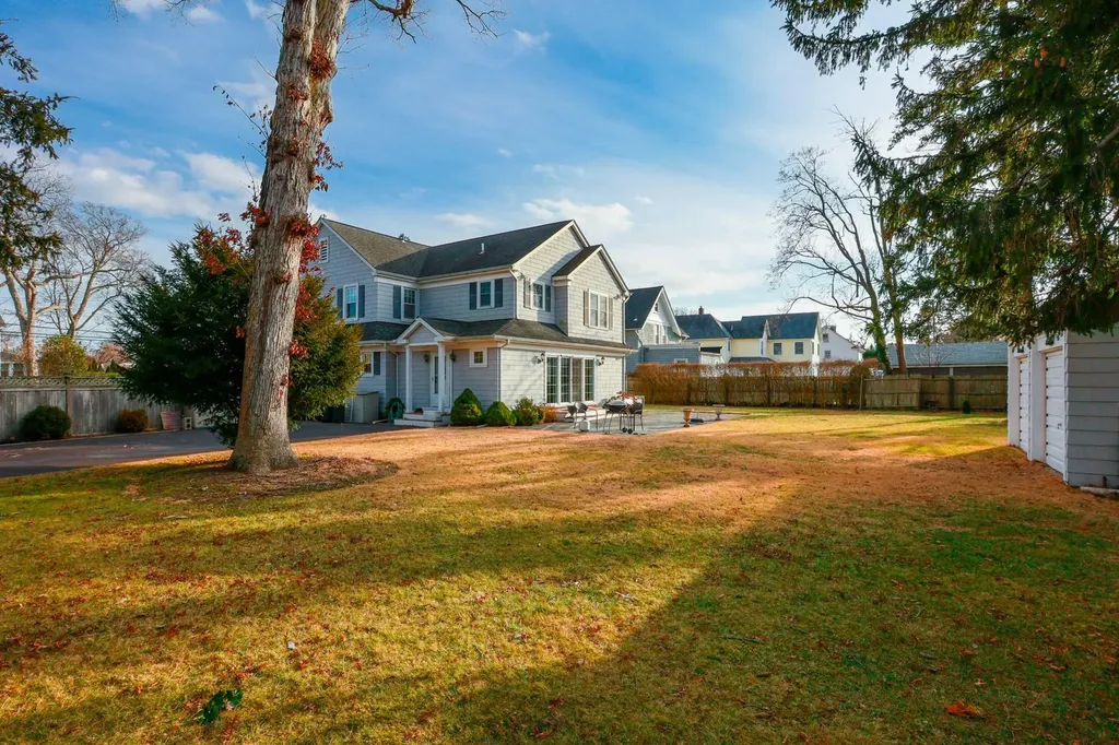 174 S Bay Avenue Islip NY 11751