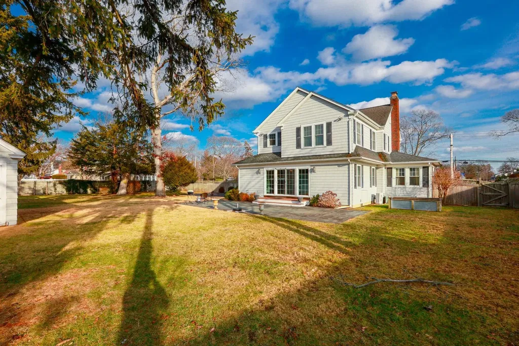 174 S Bay Avenue Islip NY 11751