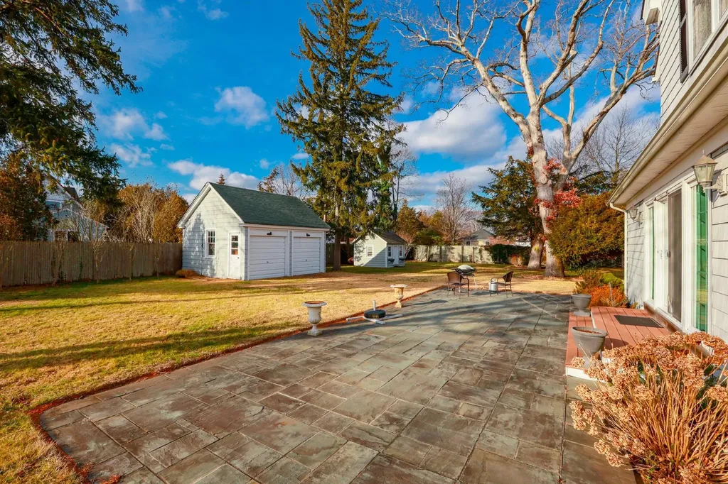 174 S Bay Avenue Islip NY 11751