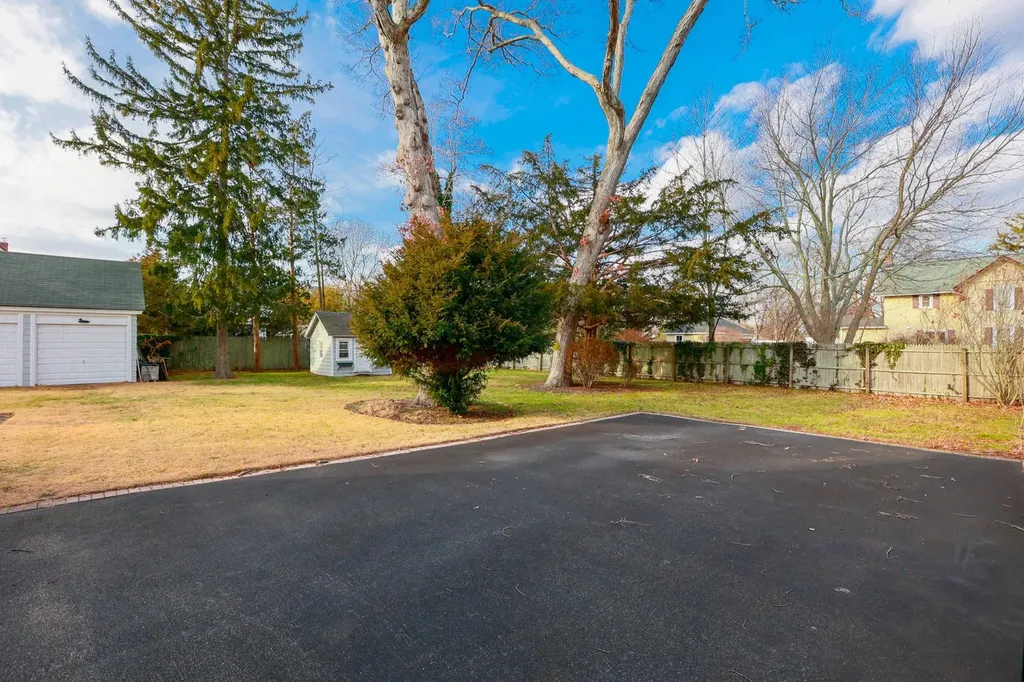 174 S Bay Avenue Islip NY 11751
