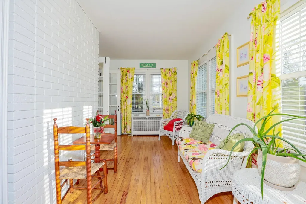 174 S Bay Avenue Islip NY 11751