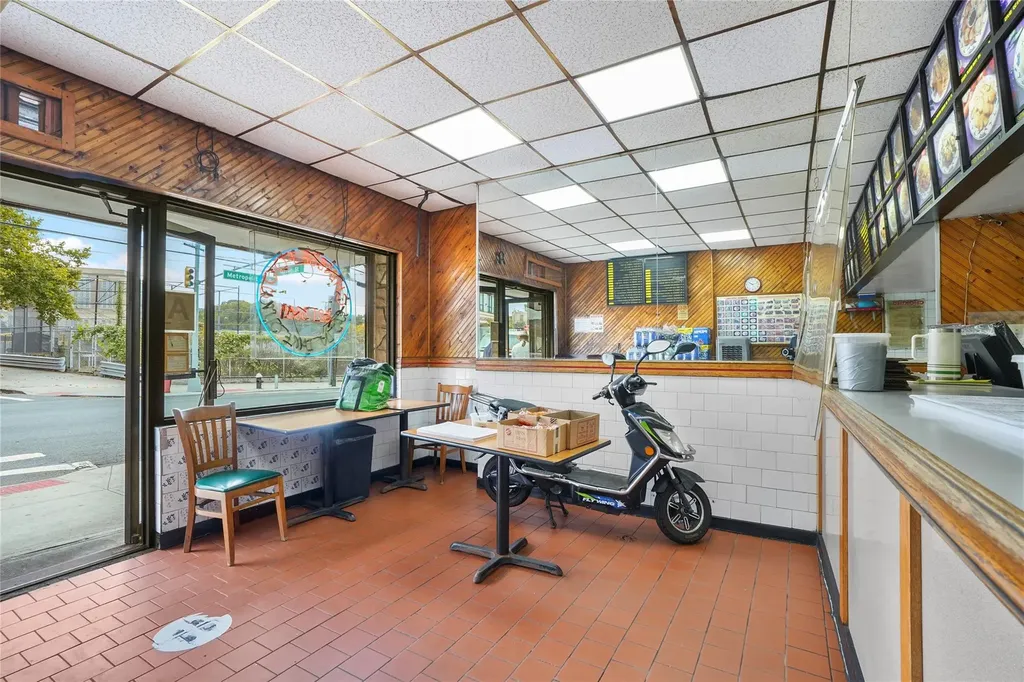 55-01 Metropolitan Ridgewood NY 11385