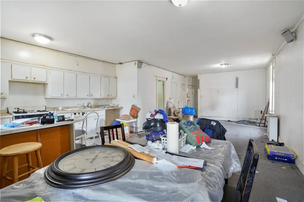 55-01 Metropolitan Ridgewood NY 11385