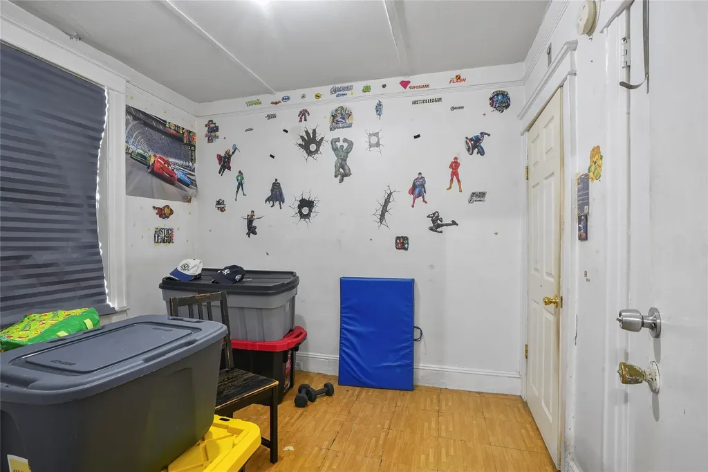 55-01 Metropolitan Ridgewood NY 11385