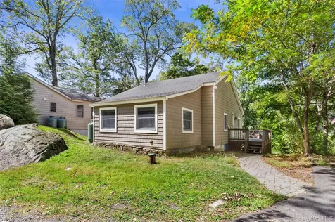 9 Oakdale Road Putnam Valley NY 10579